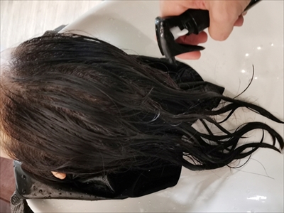 東京恵比寿大人の美容院Ref hairの髪質改善コースの工程7塗抹CMC